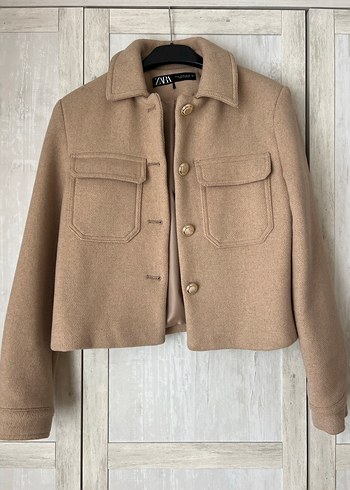 Zara Kısa Düğmeli Kadın Ceket
