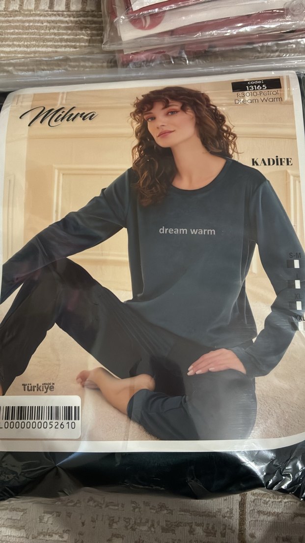 Siyah Uzun Kollu Rahat Kadın Pijama Takımı - Görsel 3