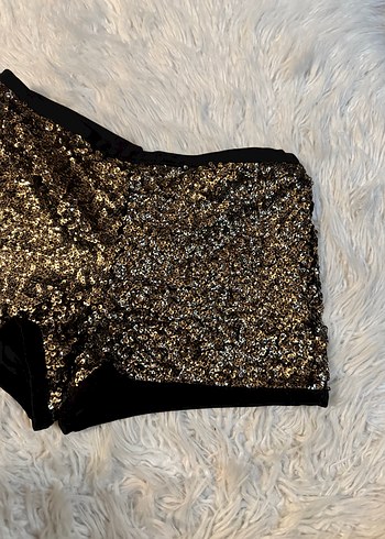 Mango Parlak Pul Payetli  Altın Mini Şort - Görsel 6