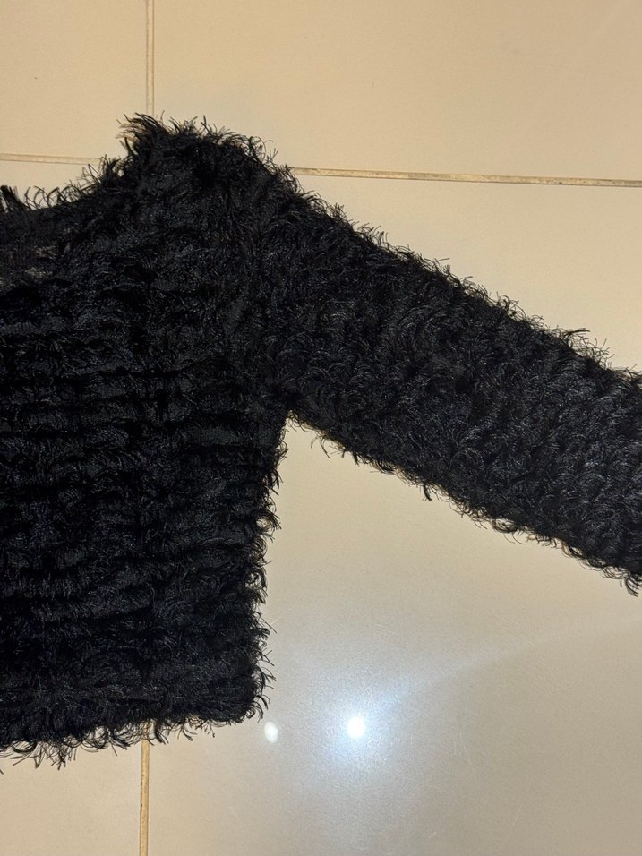 Siyah Tüylü Kadın Triko Kazak - Görsel 3