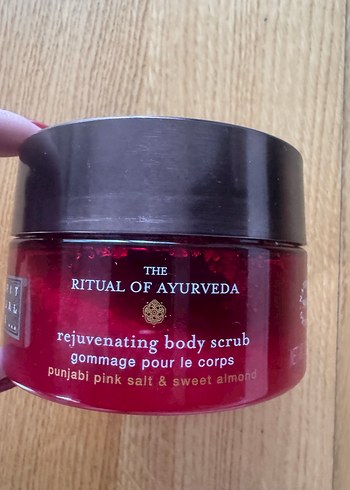 Rituals Pembe Tuzlu Vücut Peelingi - Görsel 2