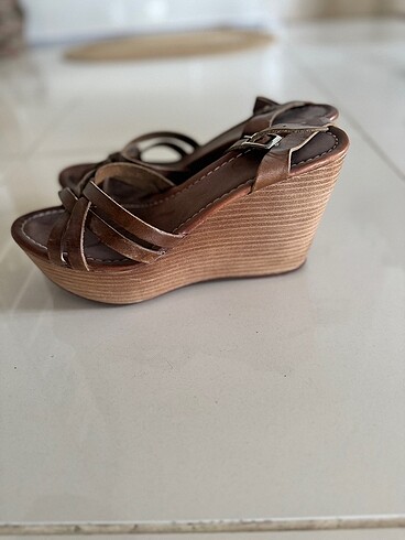 inci İnci Dolgu Taban Sandalet