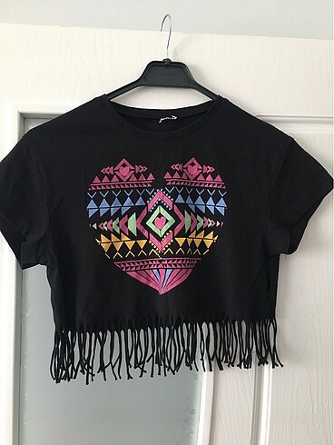 H&M. XS püsküllü blüz