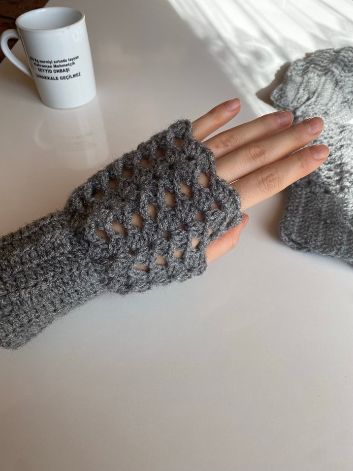 El Emeği Gri Örgü Bohem Kadın Eldiveni - Görsel 2