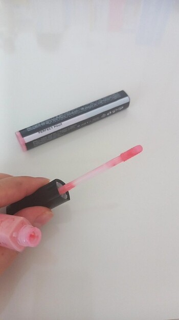  Beden Lip gloss avon