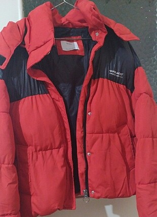 Bershka kırmızı şişme mont