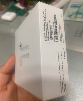 Beden beyaz Renk Orjinal AirPods 2.nesil bütün özellikleri taşıyor