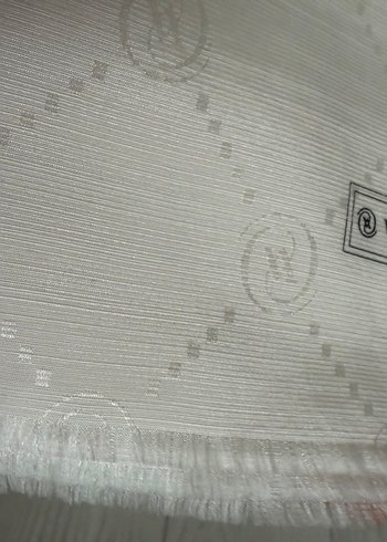 Vakko Beyaz Parlak Kadın Şal - Görsel 3