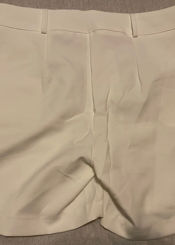 Beyaz şort - Görsel 3