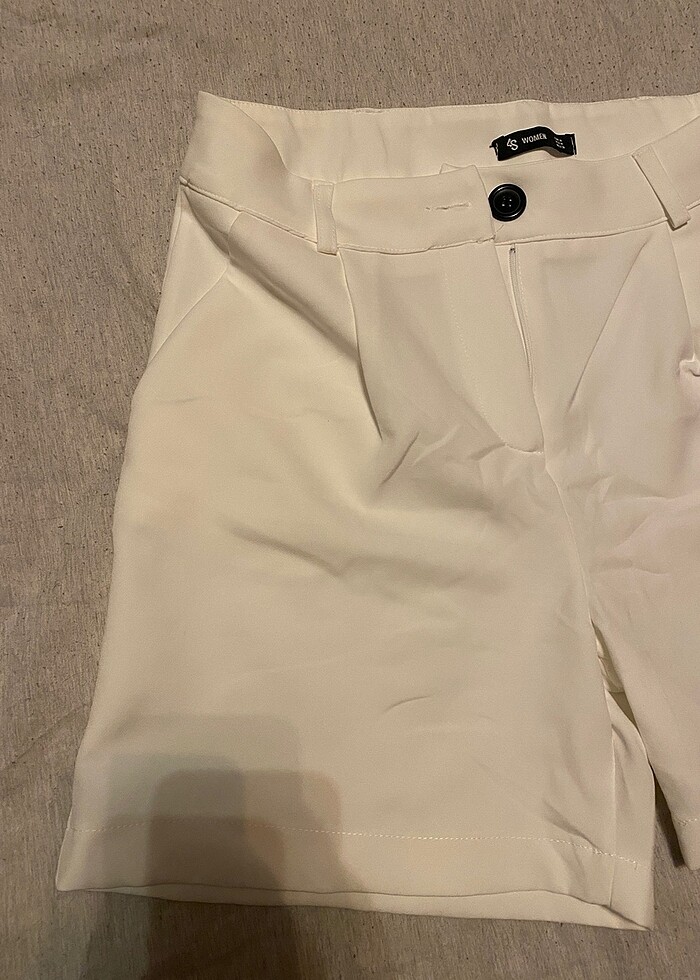 Beyaz şort - Görsel 2