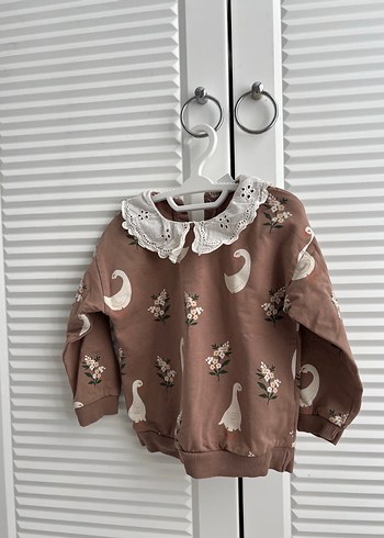 LC Waikiki Dantel Yaka Nakışlı Kahverengi Kız Sweatshirt