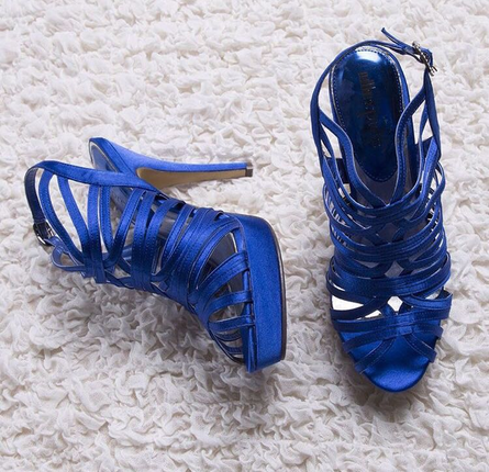 Elle saten stiletto