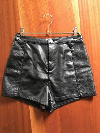 H&M deri mini şort