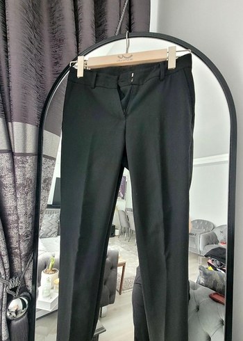 Siyah Kemerli Regular Fit Kumaş Pantolon