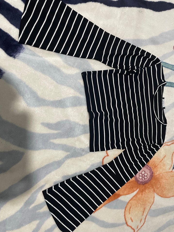 Kadın Siyah Çizgili Uzun Kollu Crop Top - Görsel 4