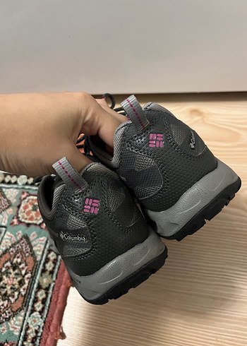 Kadın Siyah-Pembe Bağcıklı Spor Ayakkabı - Görsel 6