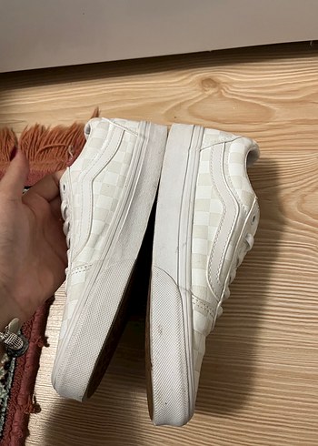 Beyaz Kareli Minimalist Kadın Spor Ayakkabı - Görsel 4