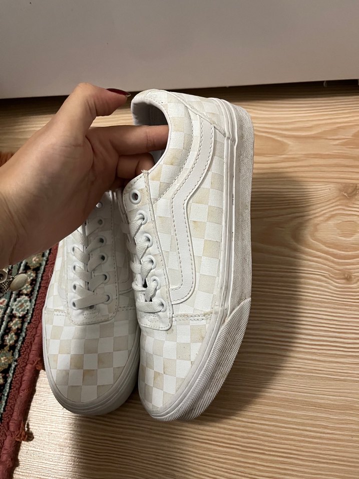 Beyaz Kareli Minimalist Kadın Spor Ayakkabı - Görsel 3