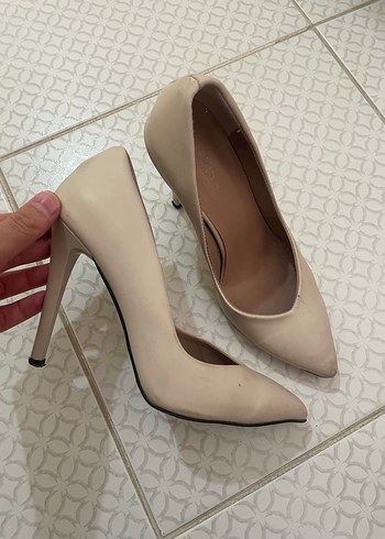 Krem rengi stiletto