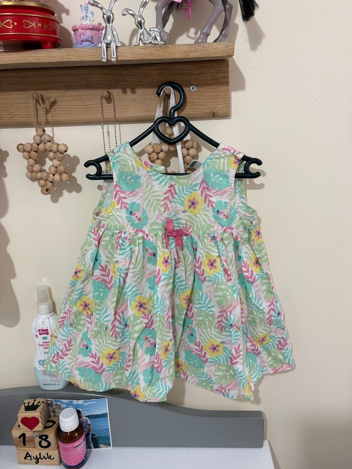 Çiçek Desenli Kolsuz Kız Elbisesi - Görsel 3