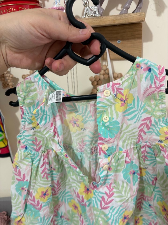 Çiçek Desenli Kolsuz Kız Elbisesi - Görsel 2