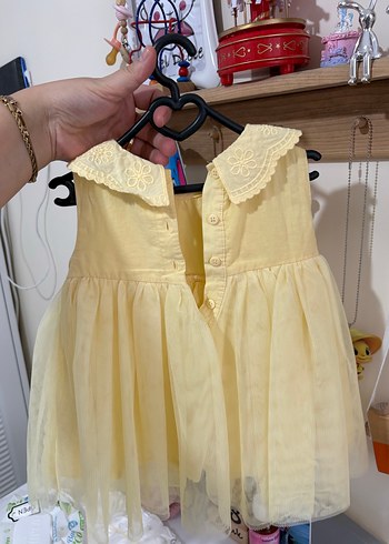 Sarı Nakışlı Fırfırlı Kız Elbisesi - Görsel 4