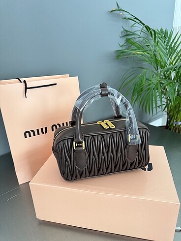 Beden Miu Miu çanta