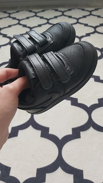 Spor ayakkabı.
