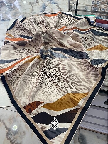 Levidor twill ipek eşarp