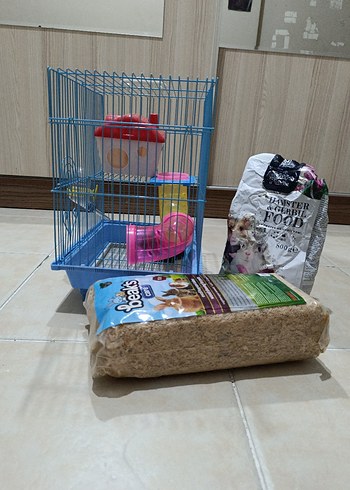 Beden Yepyeni hamster kafesi ve tüm malzemeleri