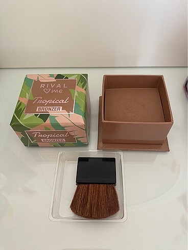 Rival Loves Me 02 No Honolulu Bronzer