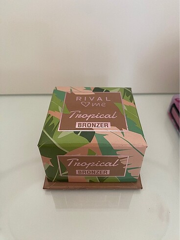 Beden Renk Rival Loves Me 02 No Honolulu Bronzer