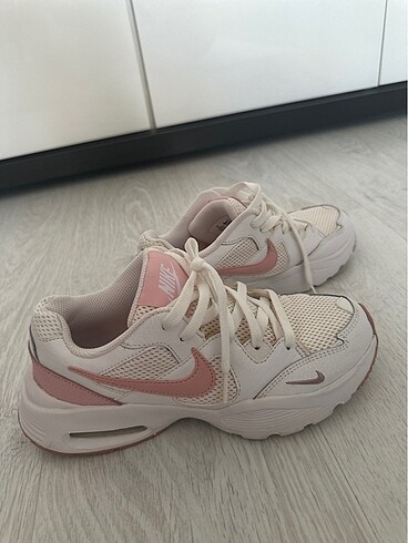 Nike Nike Beyaz Pembe Spor Ayakkabı 36,5 Numara