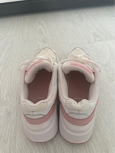 36,5 Beden beyaz Renk Nike Beyaz Pembe Spor Ayakkabı 36,5 Numara