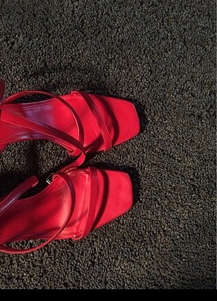 38 Beden kırmızı Renk Kırmızı bershka topuklu sandalet