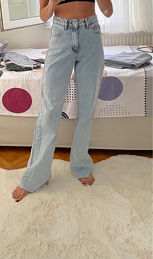Açık kot rengi kesik paça jean