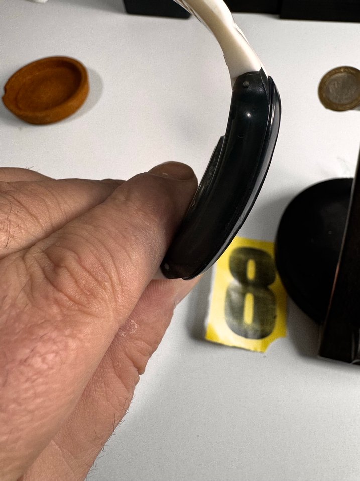 Beyaz Swatch Akıllı Saat - Görsel 3