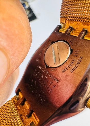Beden Orjinal swatch Koyu Altın Renk Vintage Kadın Kol Saati
