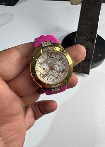 Orjinal guess sıfır Pembe Renkli Kadın Kol Saati