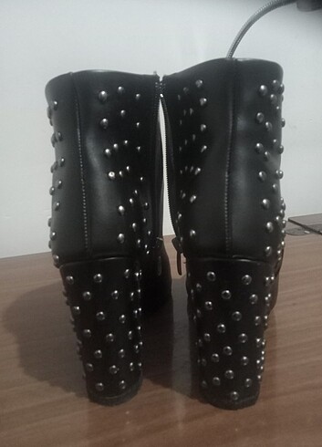 Zımbalı topuklu buti - Görsel 6