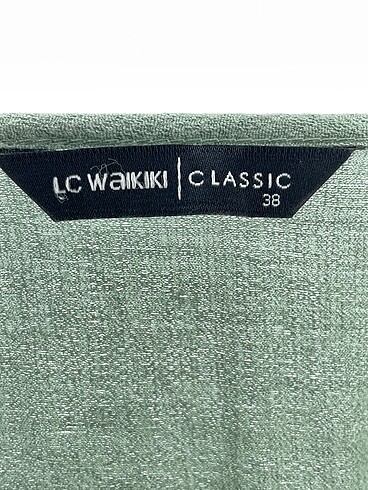 38 Beden yeşil Renk LC Waikiki Bluz %70 İndirimli.