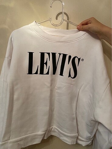 levis sweathirt