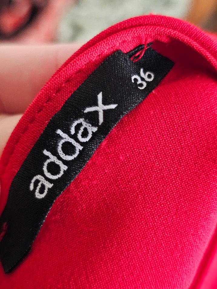 Kırmızı Kuşaklı Şık Elbise  Temiz ve Kullanışlı - Görsel 2