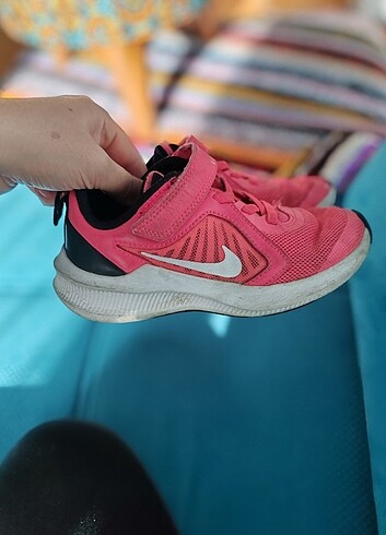 Nike kız çocuk spor ayakkabı 28.5 numara