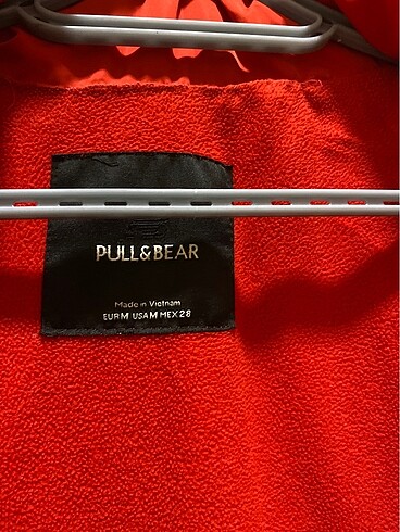 m Beden kırmızı Renk pull bear şişme mont