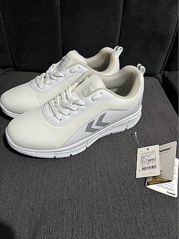 Hummel marka orjinal 40 numara beyaz unisex spor ayakkabı
