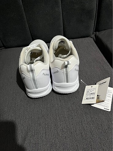 40 Beden Hummel marka orjinal 40 numara beyaz unisex spor ayakkabı