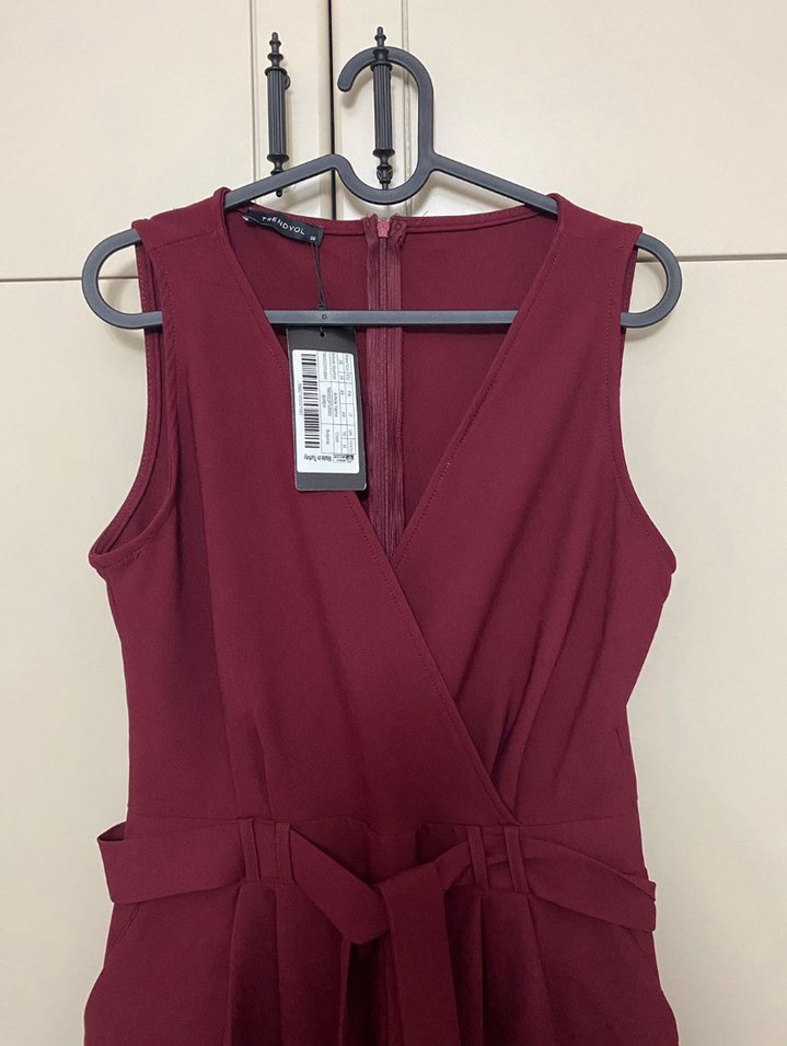 Bordo Kemerli V Yaka Kadın Tulum - Görsel 2