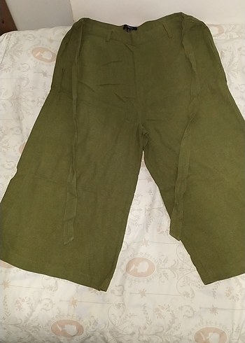 Kadın Keten Kumaş Kemerli Mini Yeşil Pantolon