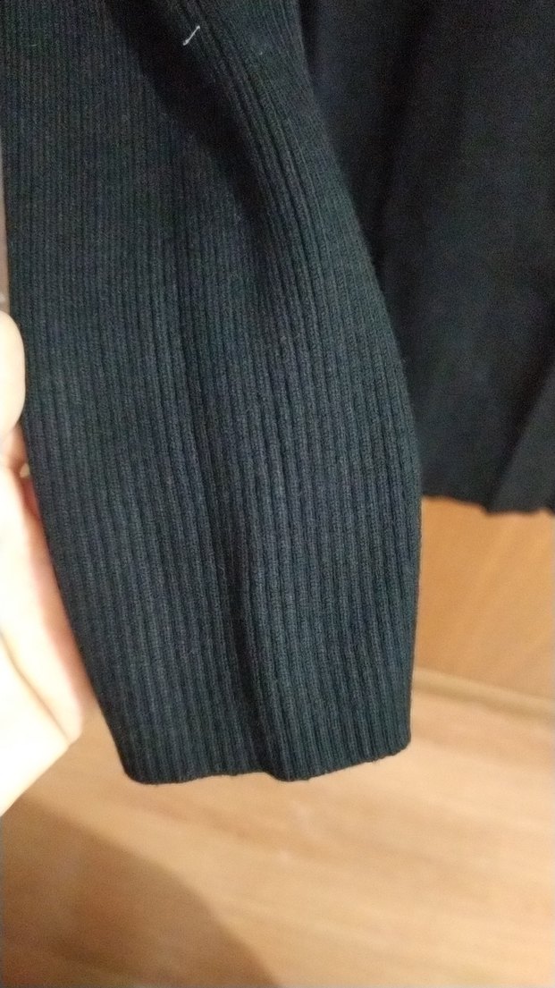 Siyah V Yaka İnce Örgü Kadın Kazak - Görsel 3